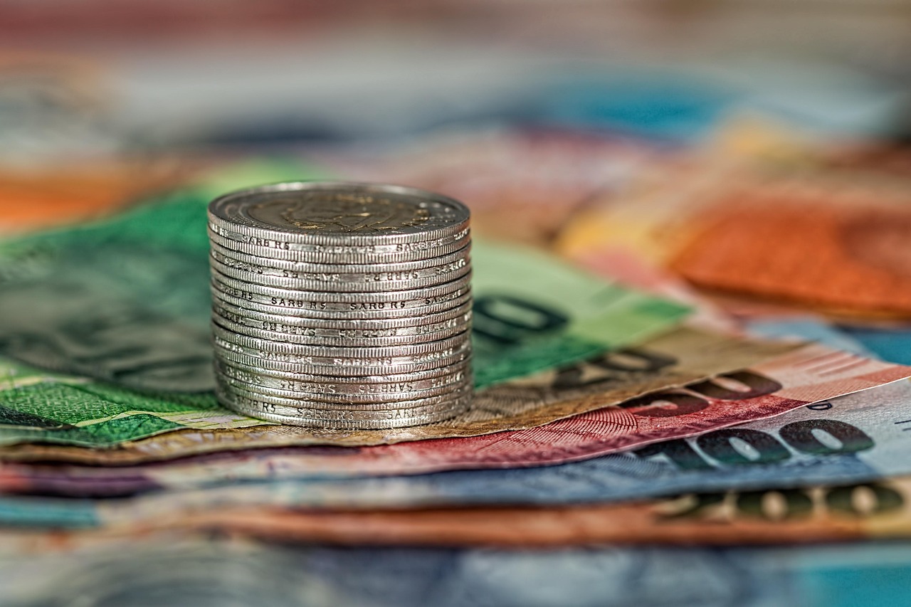 découvrez les différents métiers du commerce, les compétences requises, les débouchés et les conseils pour réussir dans ce secteur dynamique et en constante évolution.